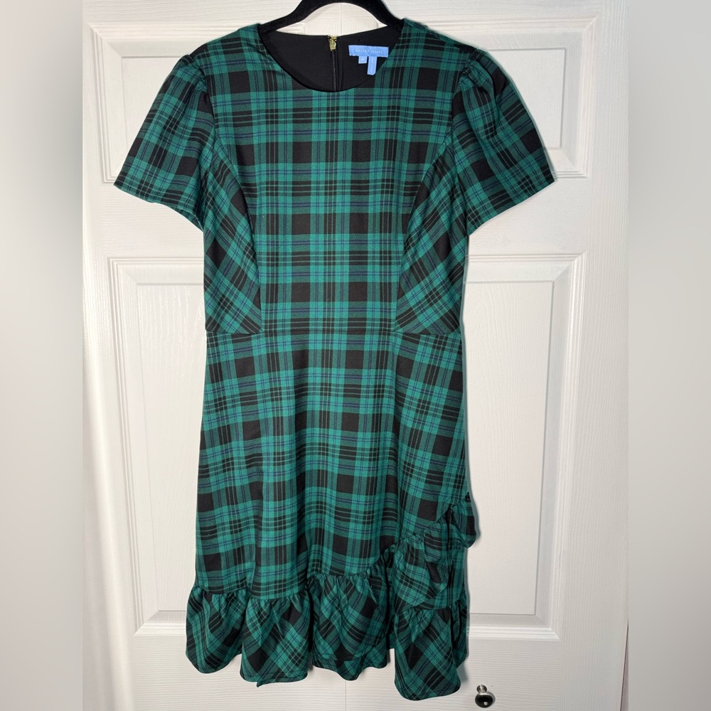 Draper James Green Black Plaid Knee Length Dress Size 6 Short Sleeve Ruffle Hem